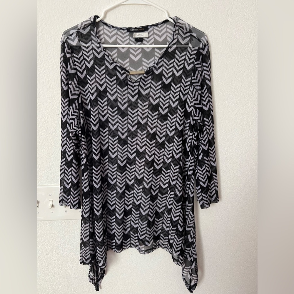 Robert Louis Black and White Chevron Tunic Blouse